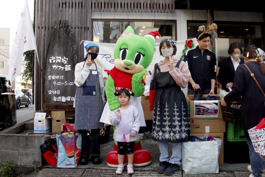 3年目の「このゆびとまれっず！REDS Santa(レッズサンタ)」を実施