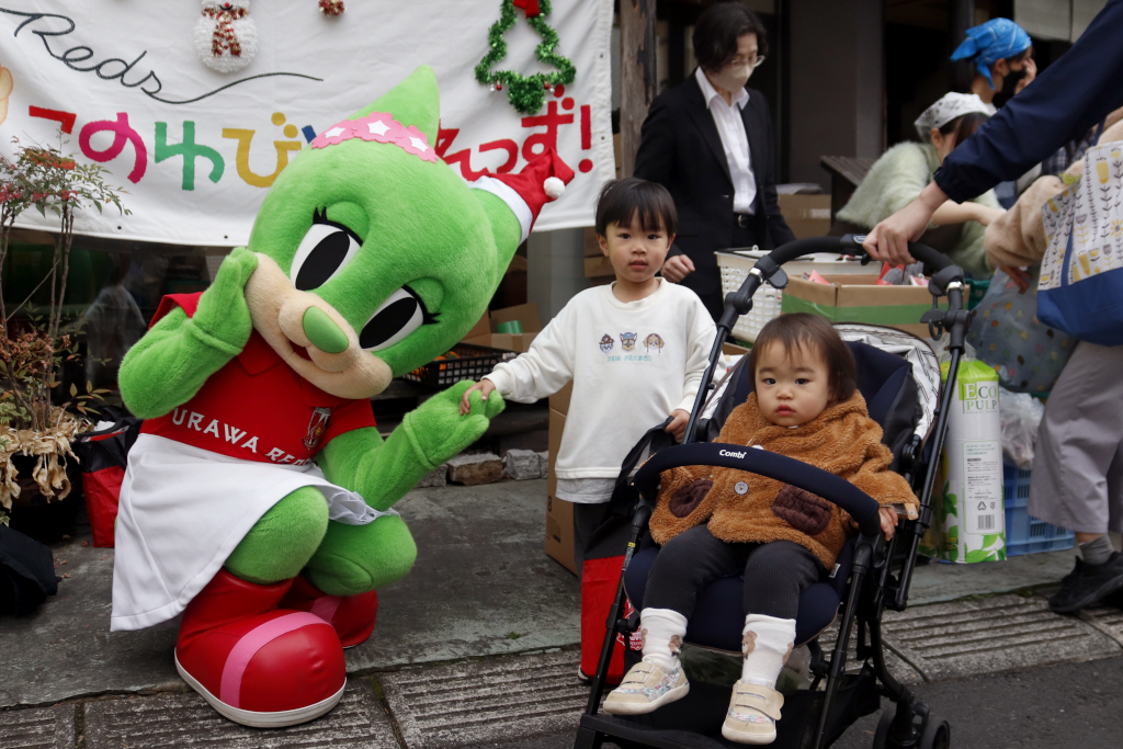 3年目の「このゆびとまれっず！REDS Santa(レッズサンタ)」を実施