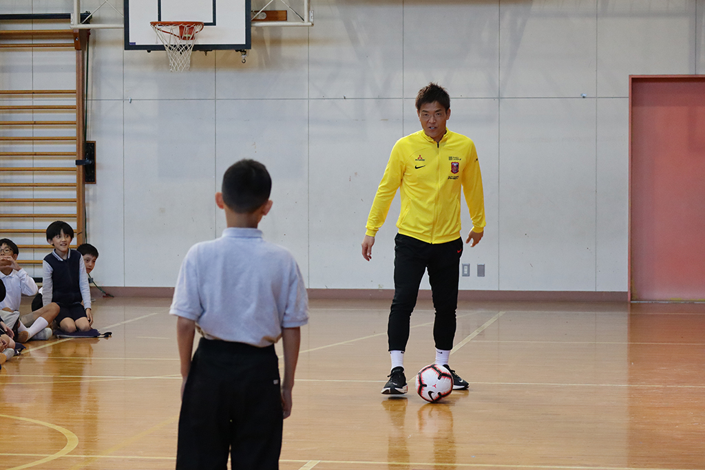 西川がホームタウンの小学校を訪問